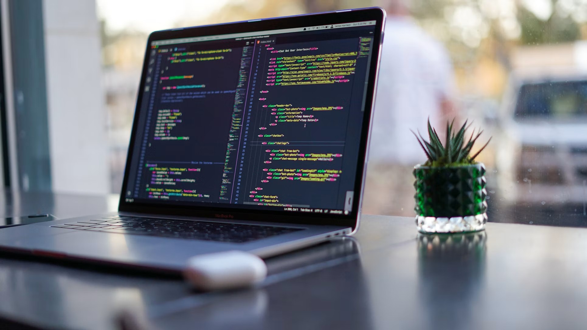 Webentwicklung an einem Laptop